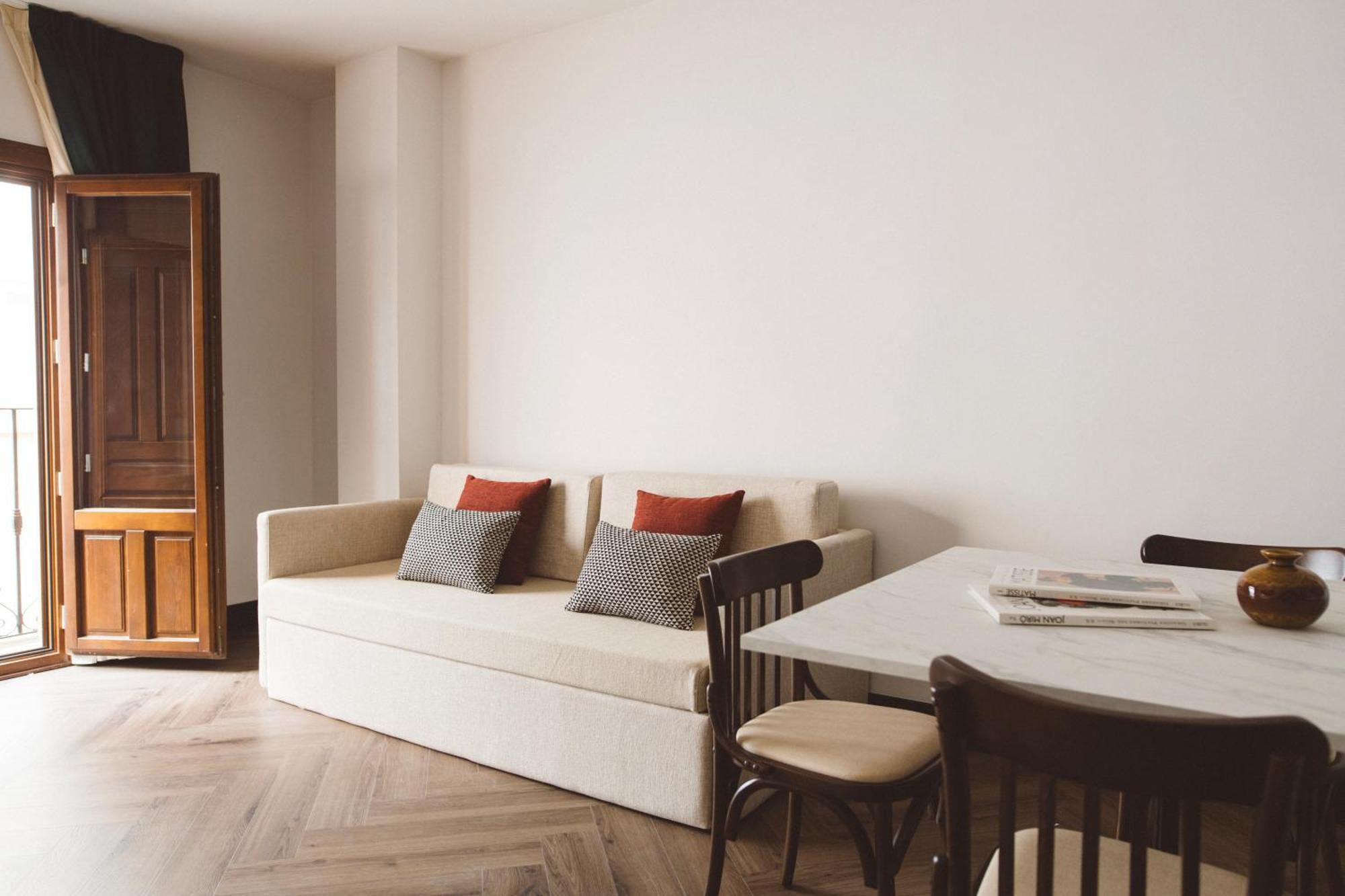 Honest Granada Apartments — Photos 2